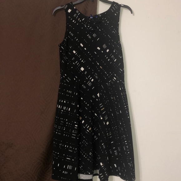NWT Apt 9 Size Medium Little Black Dress - Picture 1 of 5